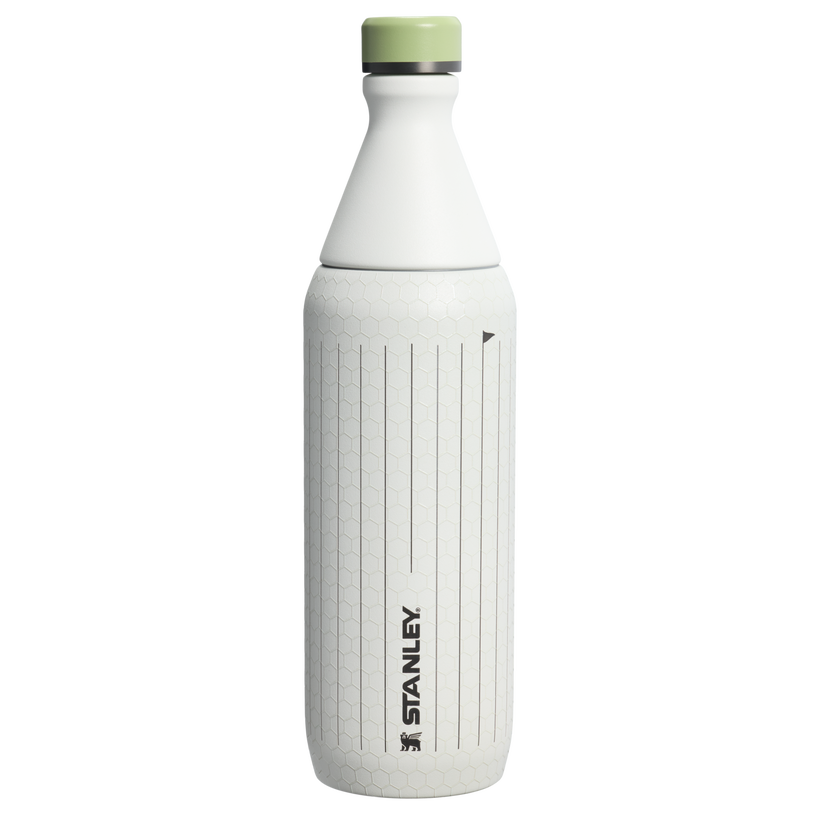 The Stanley 1913 x Nelly Korda All Day Slim Bottle - Outdoor Carry